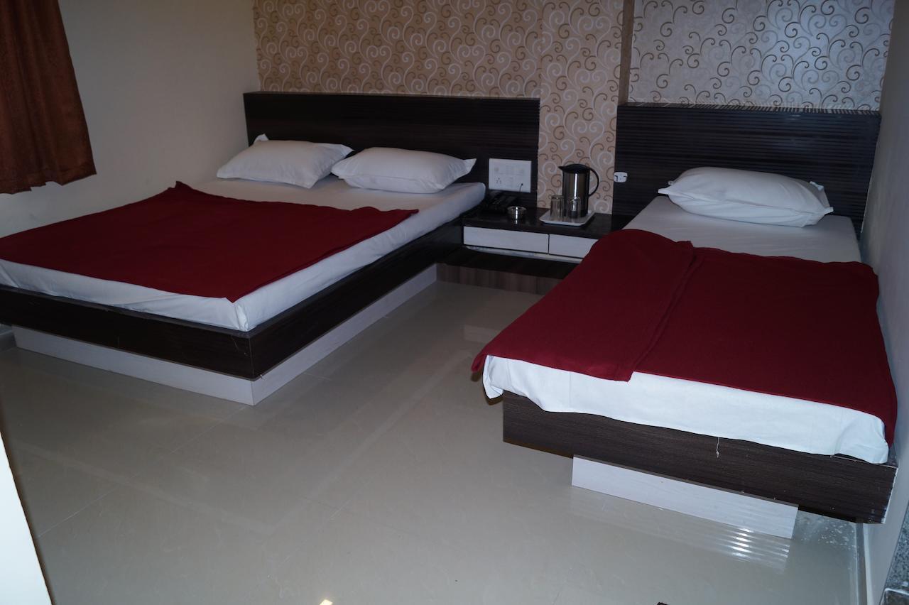 Shree Akshar Restaurant And Hotel Ахмедабад Экстерьер фото